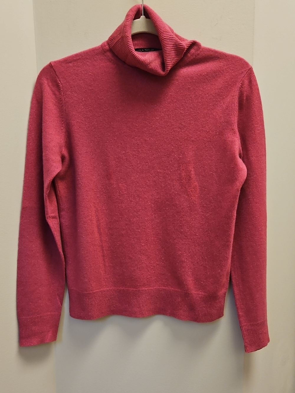 Lord & Taylor Women's Pink/Rose Cashmere Turtleneck Sweater